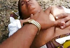 Disfruta de un gran abrazo y se come el porno familia china uno al otro.